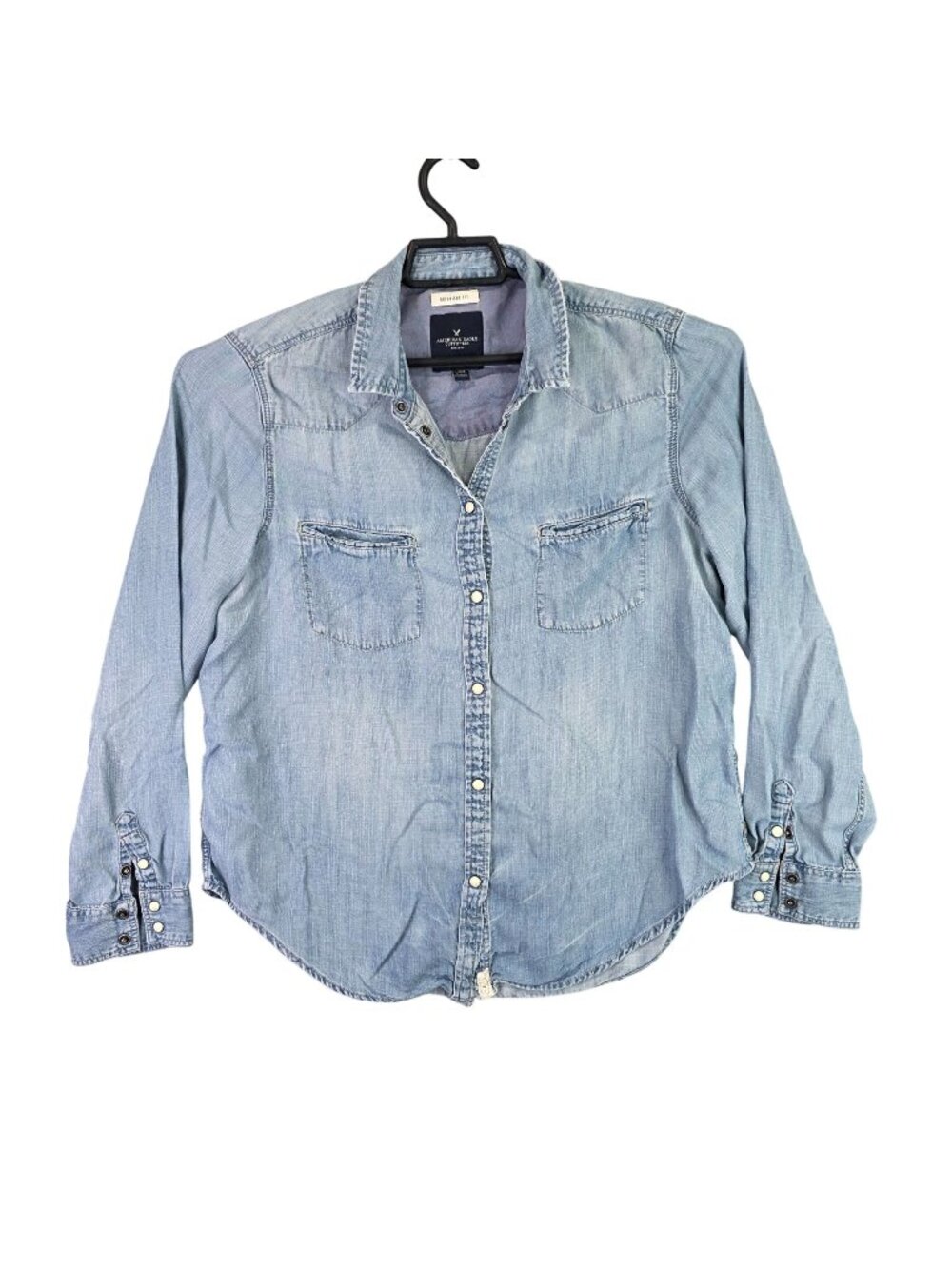 Womens American Eagle Boyfriend Fit Light Wash Denim Snap Button Up Shirt Size L